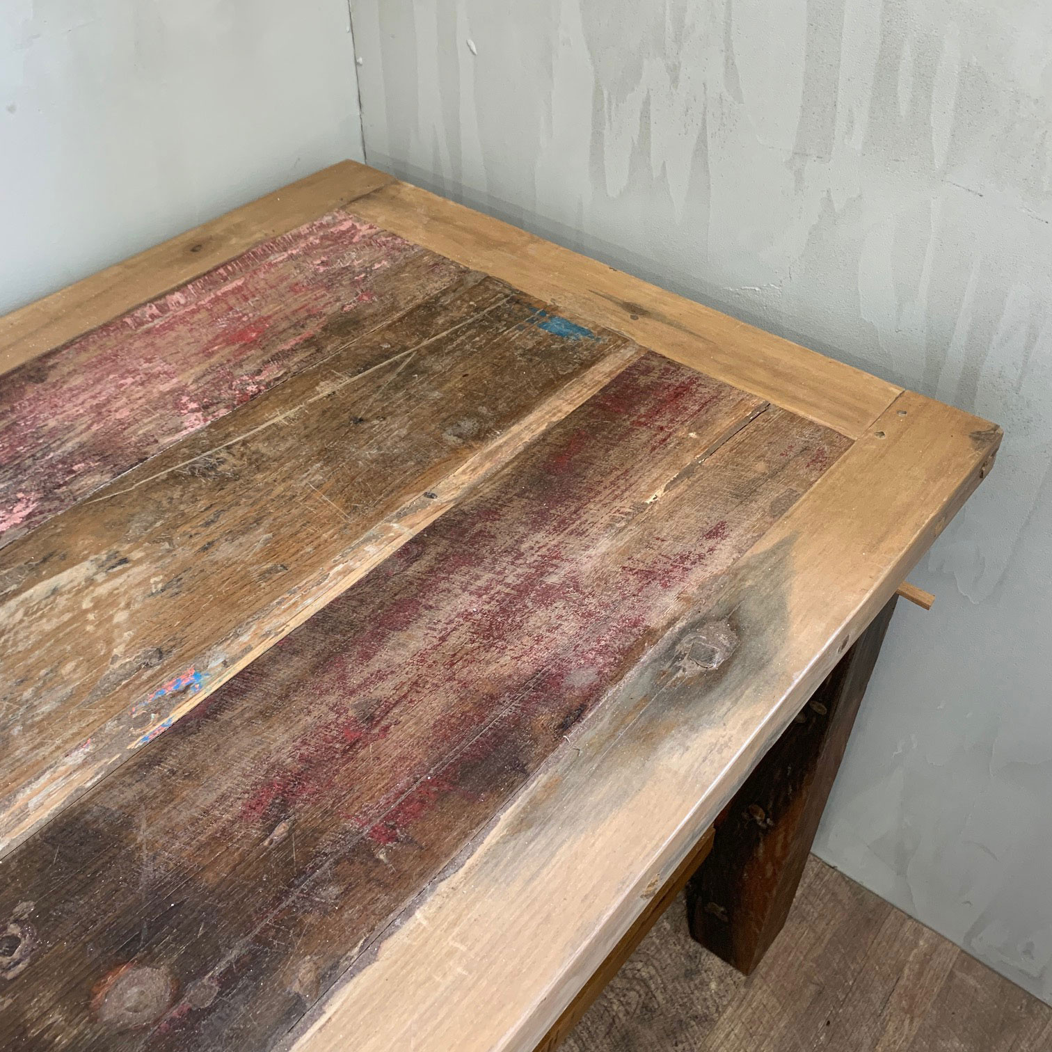 Mesa de comedor / exhibición de madera de teca reciclada 1.8m